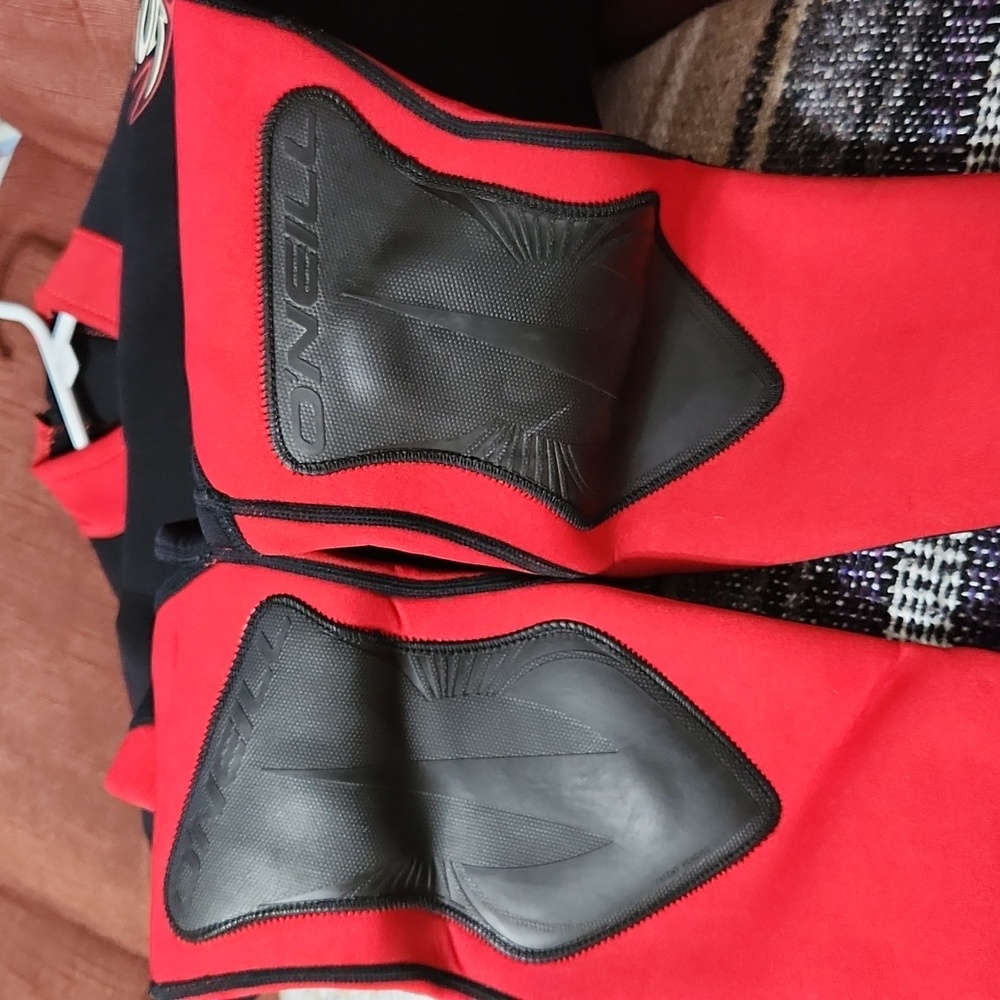 O'NEILL RECTOR 3/2mm Full Body Wetsuit Black/Red Size Small - Picture 7 of 8
